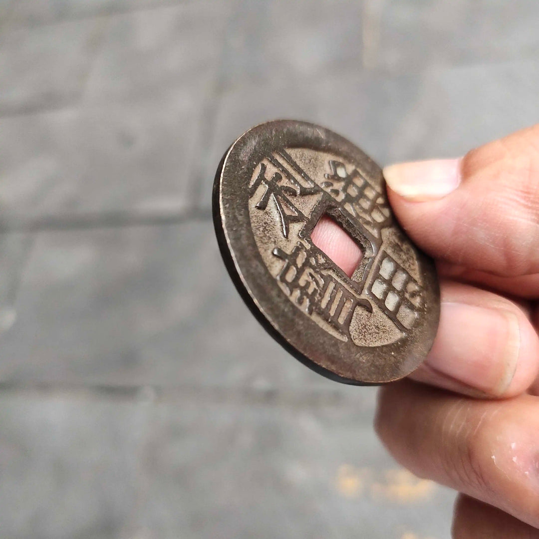 Old fashioned  The king of the West rewarded copper coins,  Keep away evil spirits and attract wealth,  About 5 cm in diameter